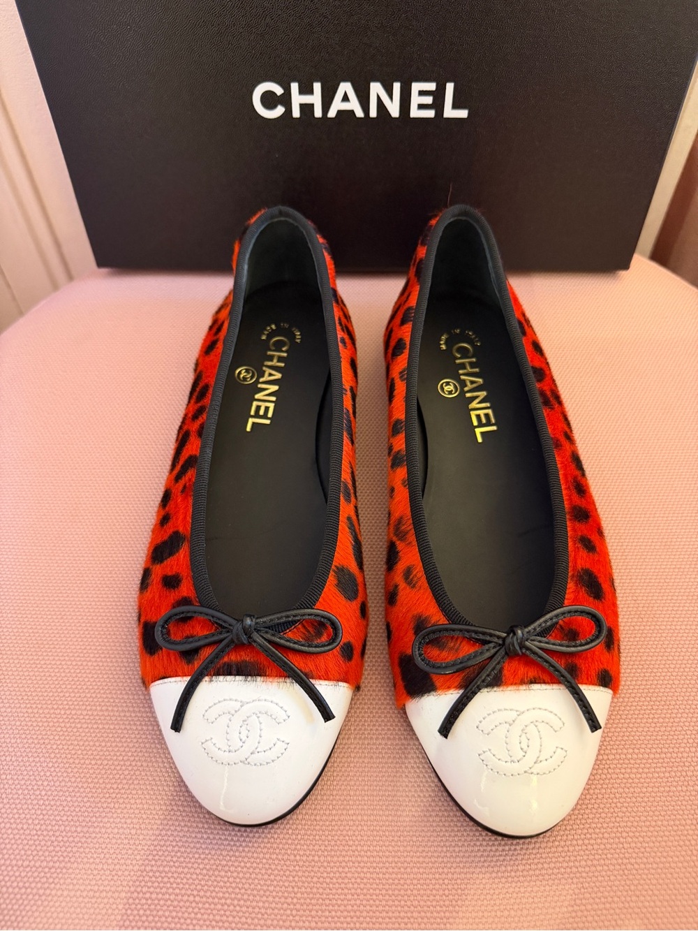 Chanel MÉTIERS D’ART 26 Red Orange Black White Pony Hair Animal Print Flats 37.5 - Picture 9 of 16